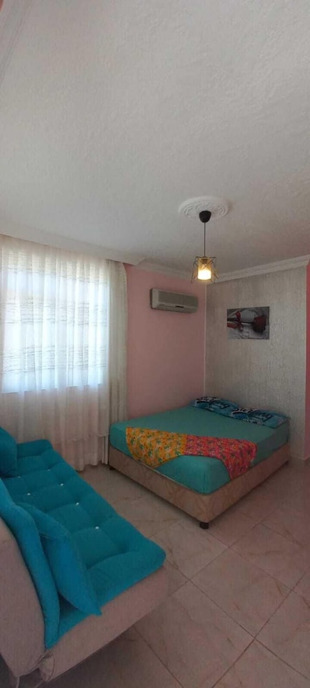 Basic Triple Room photo 1