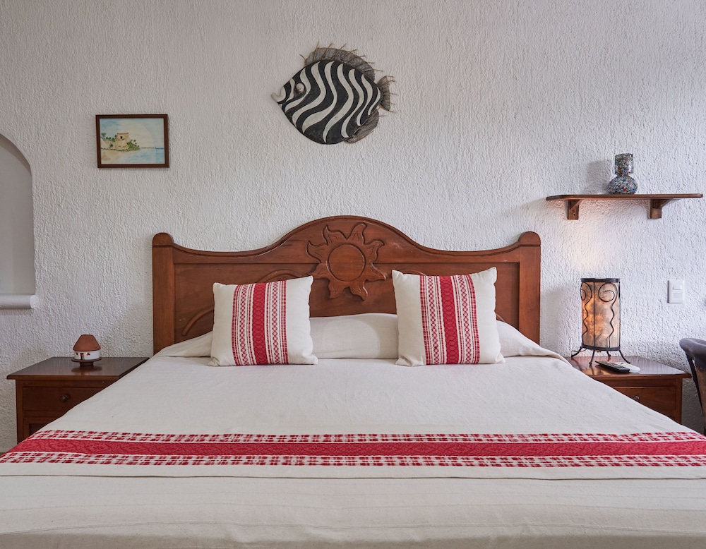 Suite - Photo 1