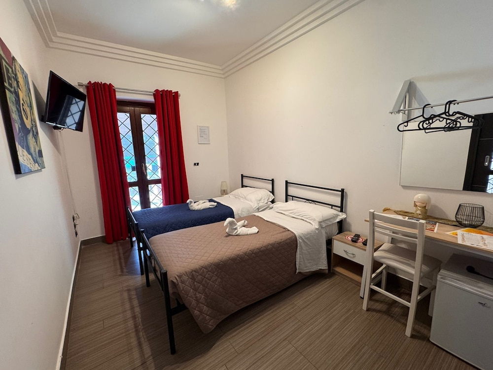 Basic Room, 2 Twin Beds, Garden View photo 1
