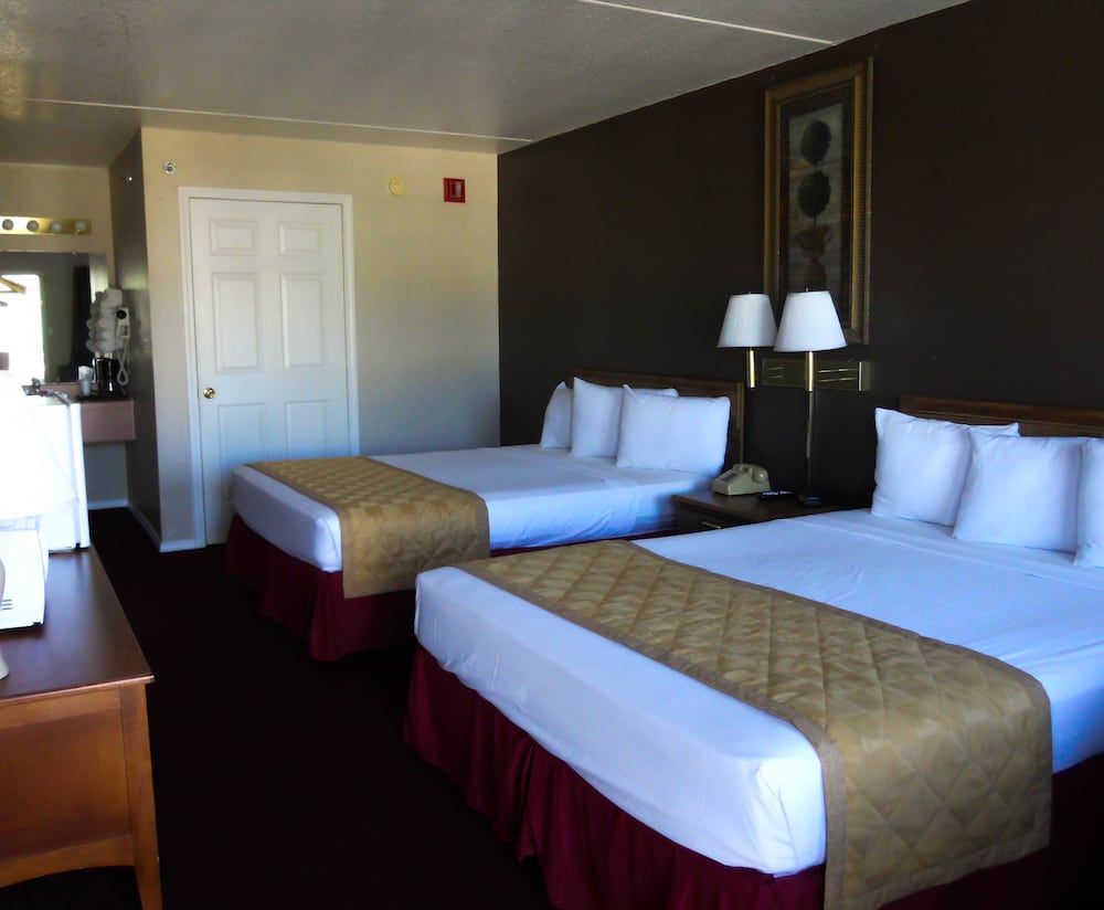 Basic Double Room, 2 Queen Beds