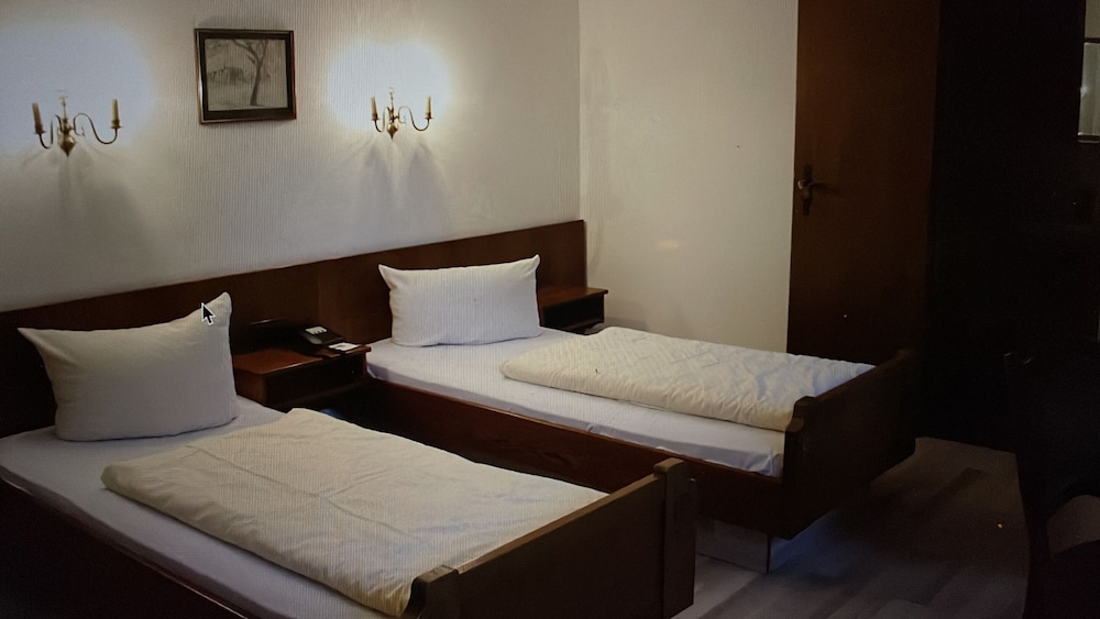 Standard Twin Room, Private Bathroom, Garden View (Twinnbed) - Photo 5