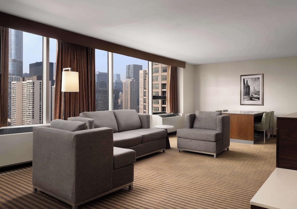 Suite, 1 King Bed, Non Smoking, Refrigerator & Microwave