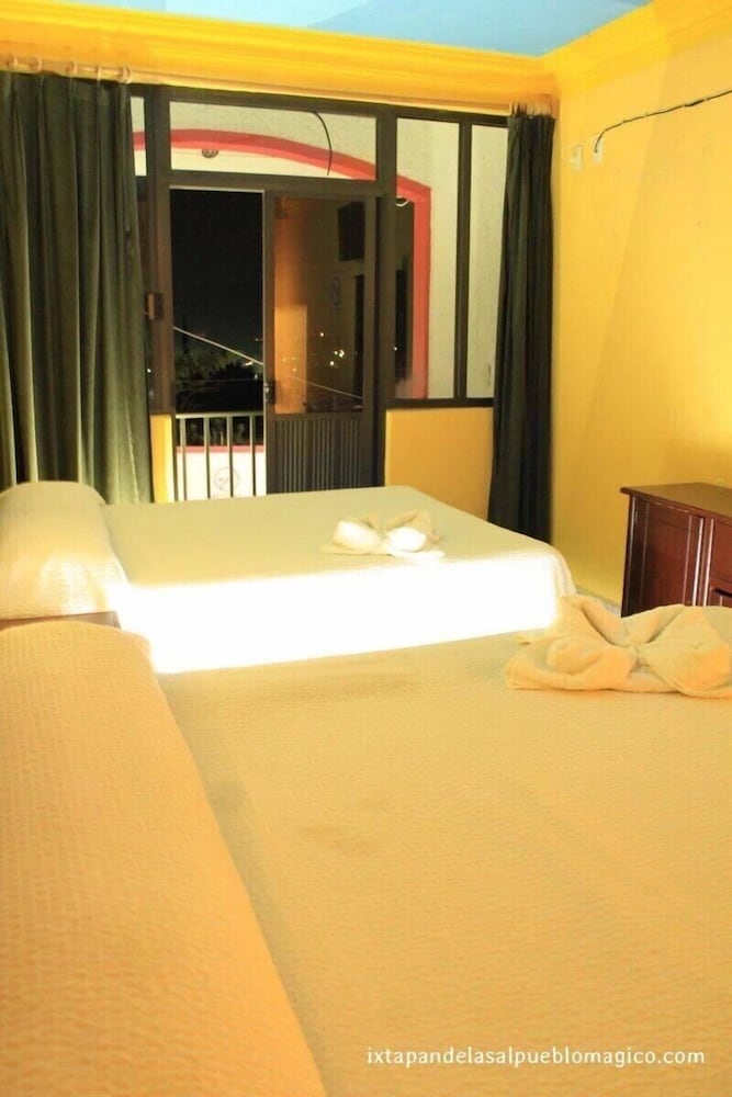 Basic Quadruple Room photo 2