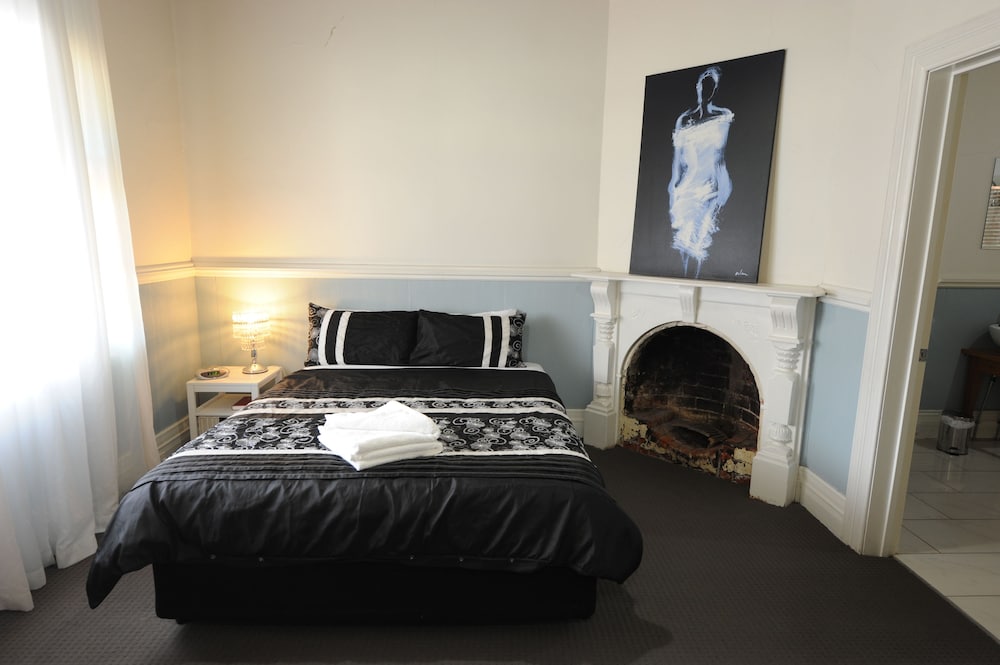 House, 2 Bedrooms