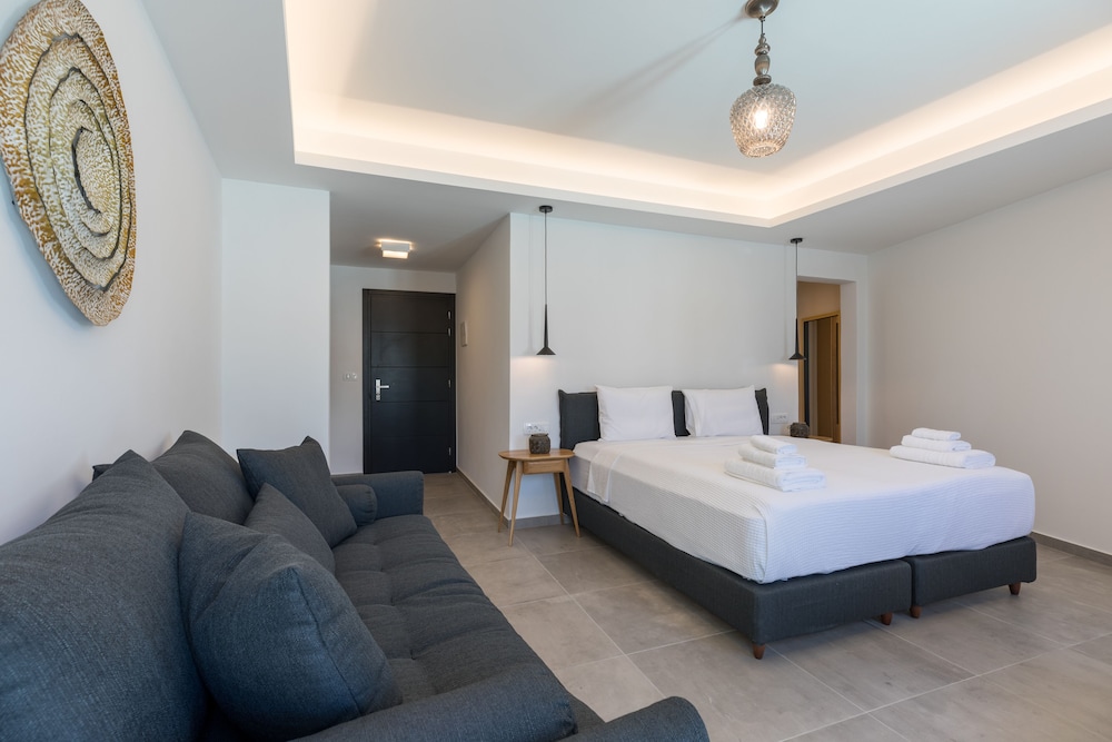 Modern Studio With Balcony & Jacuzzi