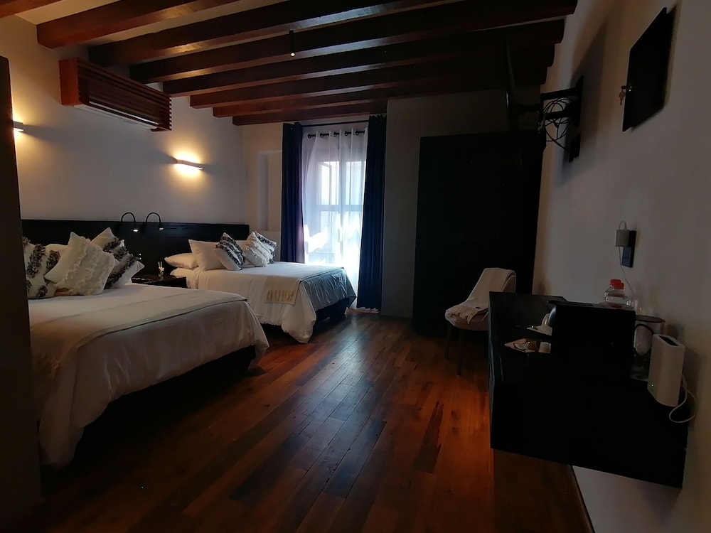 Junior Suite, 2 Double Beds photo 2