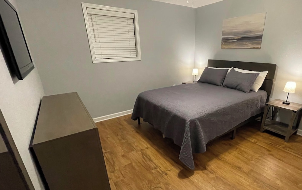 Deluxe Suite (2nd Floor)