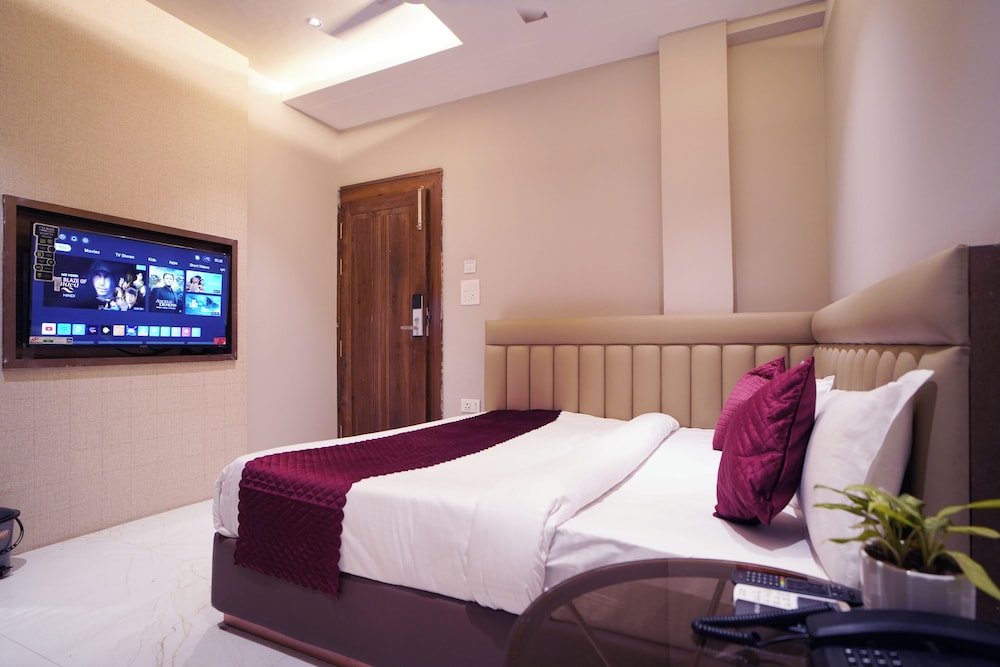 Deluxe Double Room, City View photo 2