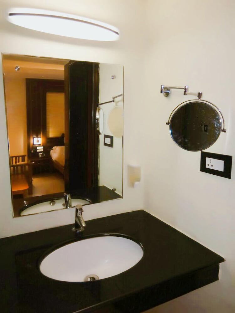 Deluxe Single Room, 1 Bedroom, Private Bathroom, City View photo 2