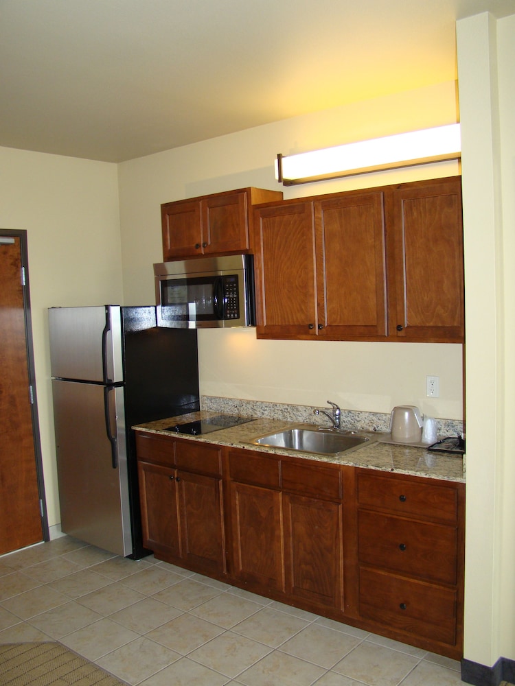 Deluxe Room, 1 King Bed with Sofa bed, Kitchen (1 Bedroom King Full Kitchen) photo 3