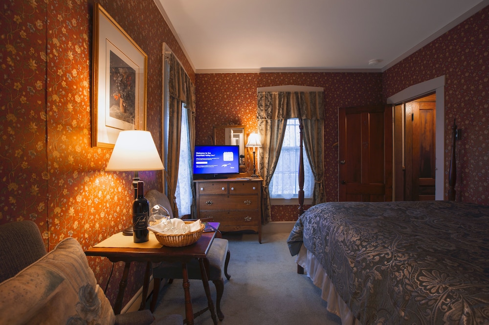 Standard Room, 1 Queen Bed, Mountainside photo 1