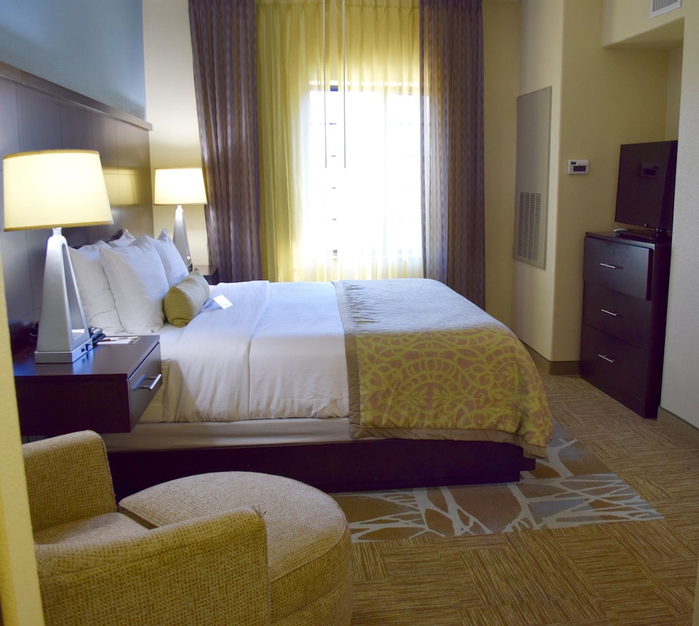 Suite, 2 Bedrooms, Kitchen - Photo 2