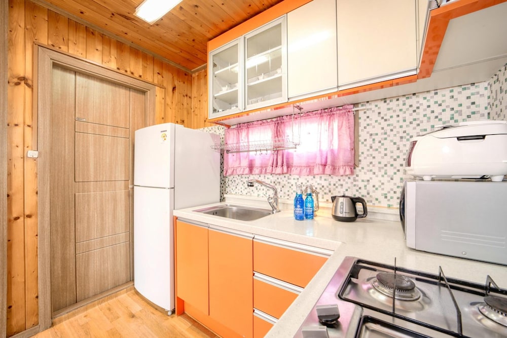 Basic Room, 1 Bedroom (PoongCha White) photo 3