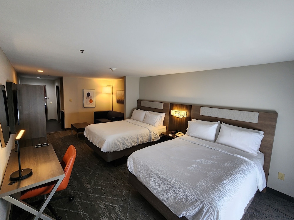 Suite, 2 Queen Beds - Photo 4