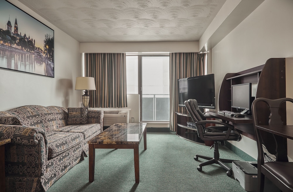 Economy Suite, 1 Queen Bed - Photo 4