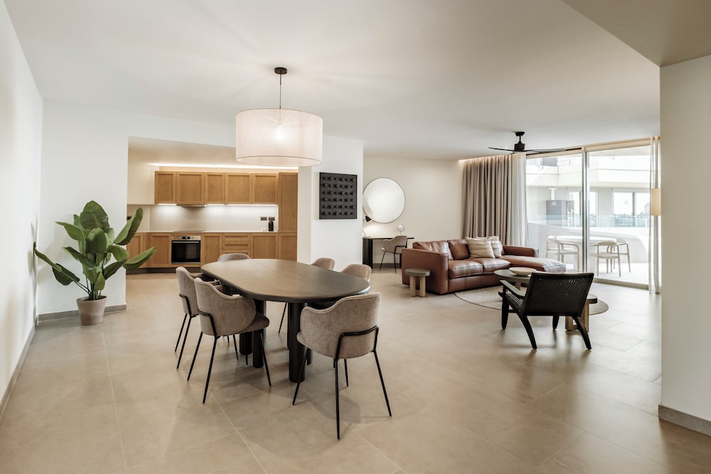 Apartment, 2 Bedrooms, Balcony, Valley View photo 1