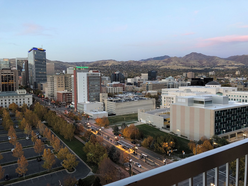 Tower Luxury One King - City View