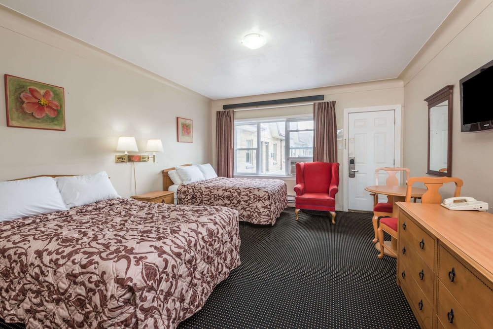 Room, Multiple Beds, Smoking photo 1
