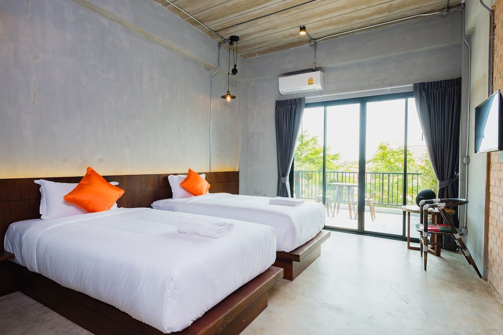Deluxe Twin Room photo 3
