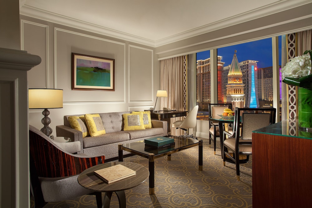 Bella Deluxe Cotai View Suite