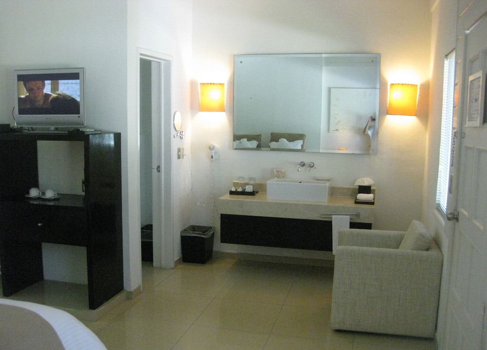 Two Double Beds with Buffet Breakfast, Spa Access and Daily Massage for Couples - Photo 6
