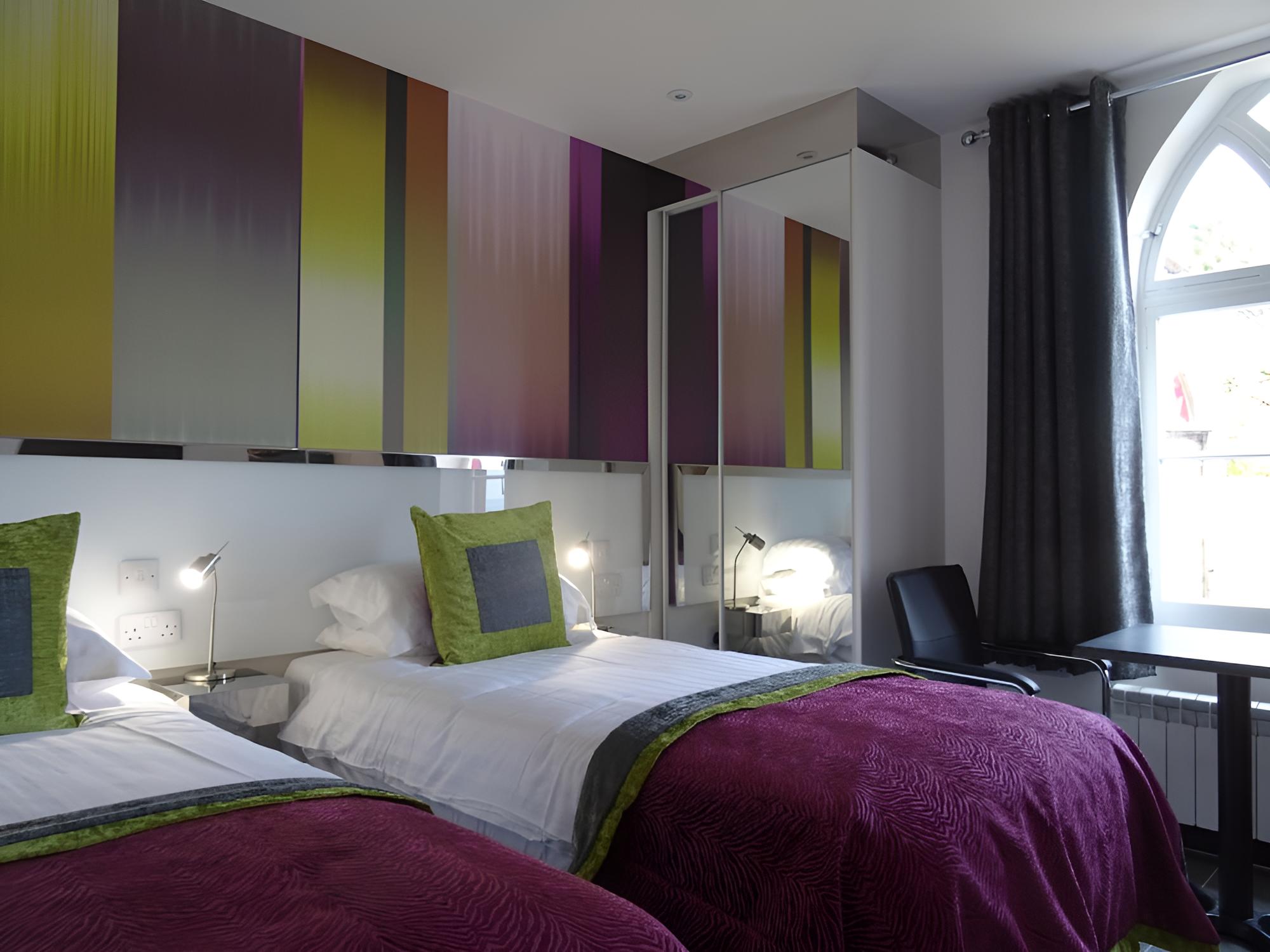 Self Catering Twin, Room Only photo 3