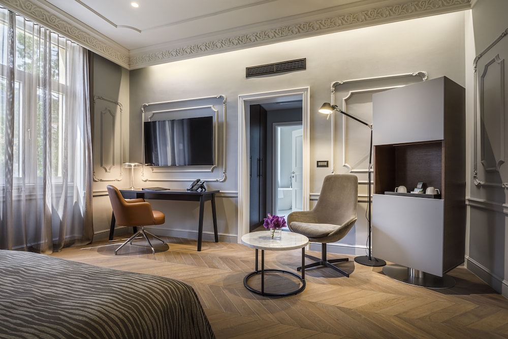 SPA Suite photo 2