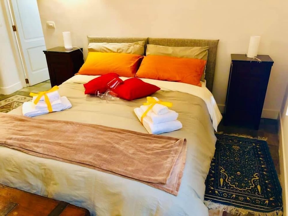 Double Room, Private Bathroom (Orange)