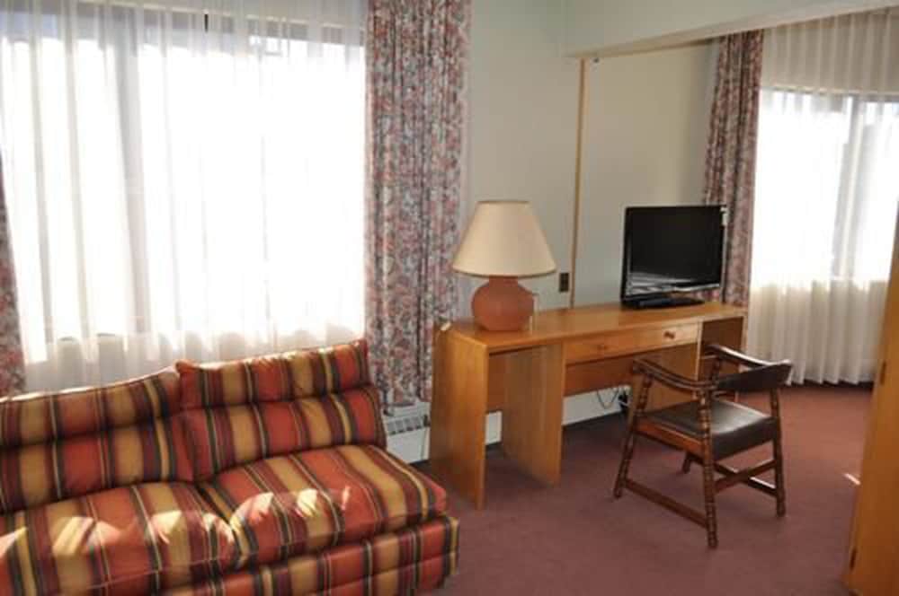 Standard Triple Room, 3 Twin Beds photo 2