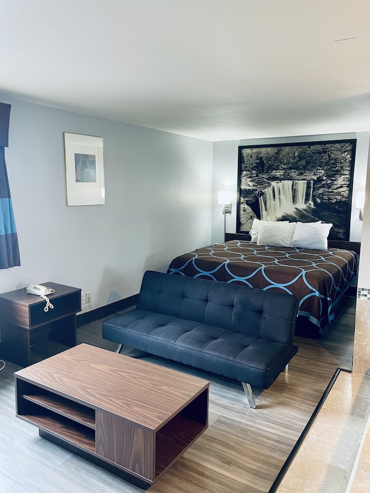 Studio Suite, 1 King Bed, Non Smoking - Photo 3