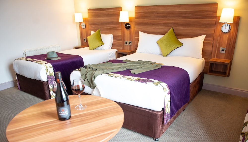 Standard Twin Room - Photo 2