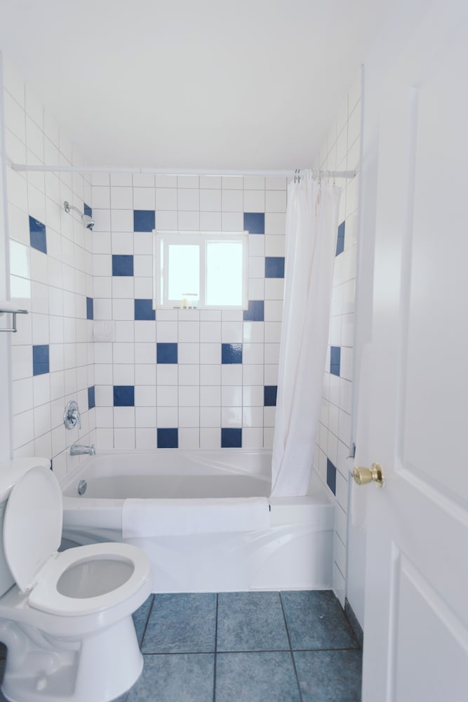 Whirlpool Bath Suite photo 2