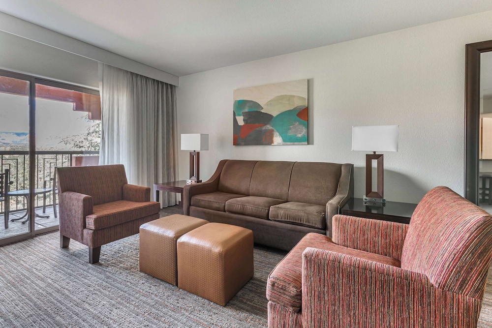 1 BEDROOM 1 KING SUITE WITH SOFABED - Photo 1
