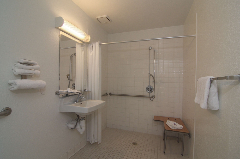 OCEAN JUNIOR SUITE (70 sqm) - Photo 1