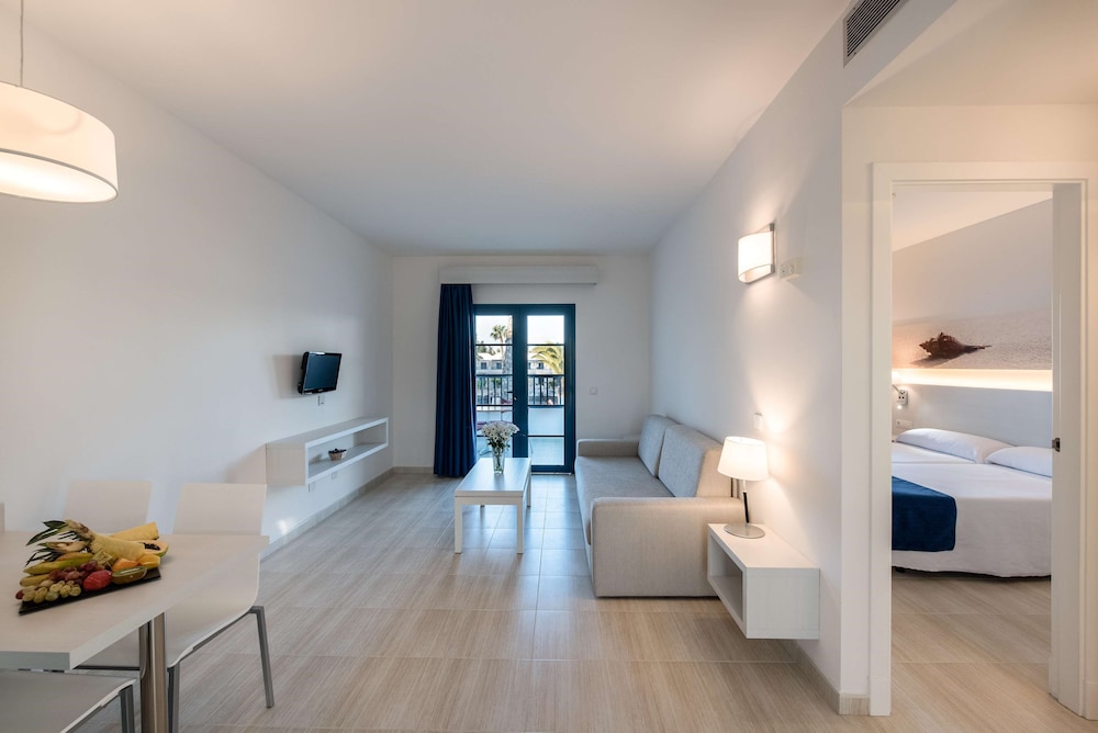 Premium Apartment (Single Use) - Photo 1