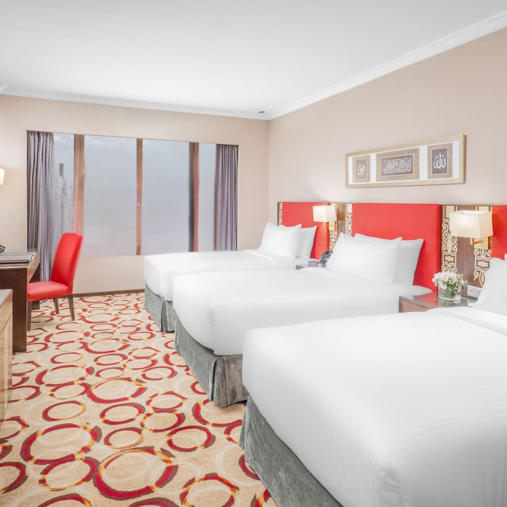 Superior Room, 3 Twin Beds, City View