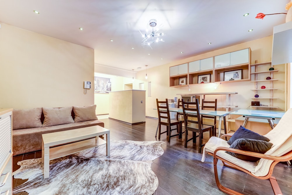 Comfort Apartment (Moika, 8)