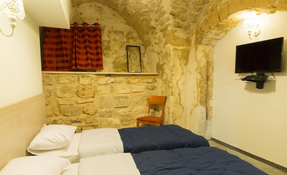 Superior Double or Twin Room photo 3