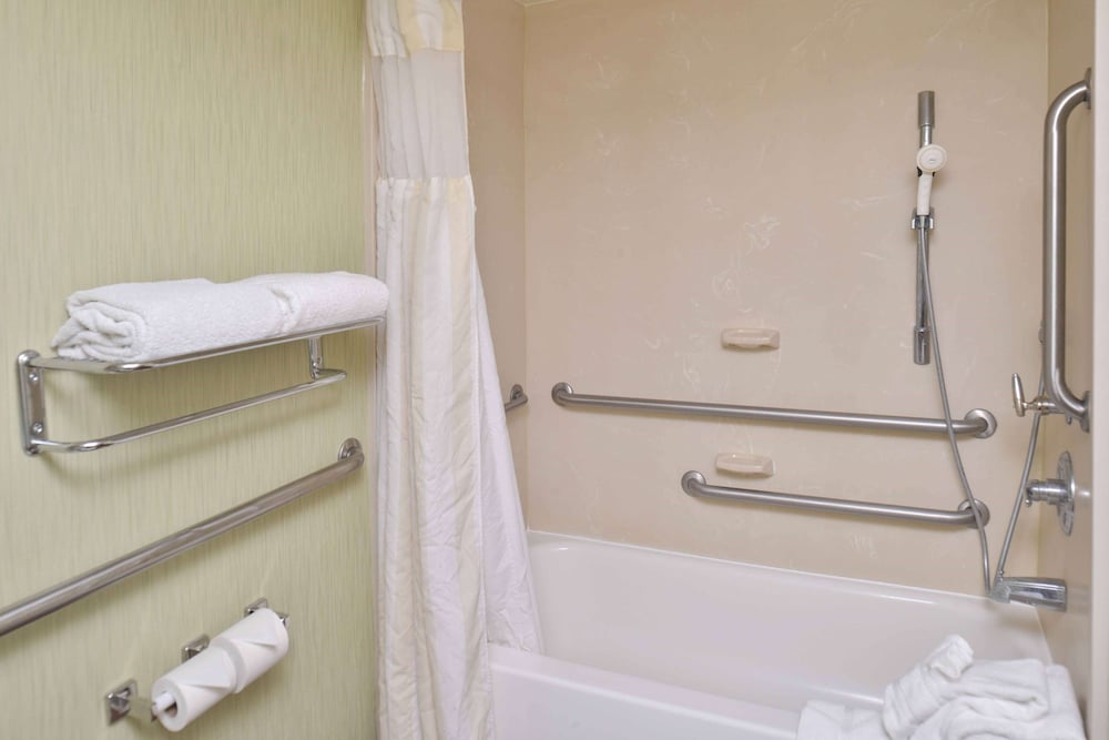 Accessible Two Doubles with sofa bed - Photo 4