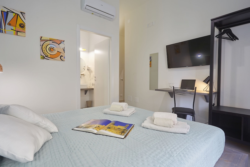 Double Room, City View (Kandinsky) photo 3