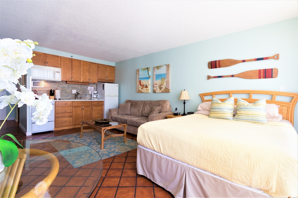 #1406 - The Beachcomber Studio with Full Kitchen