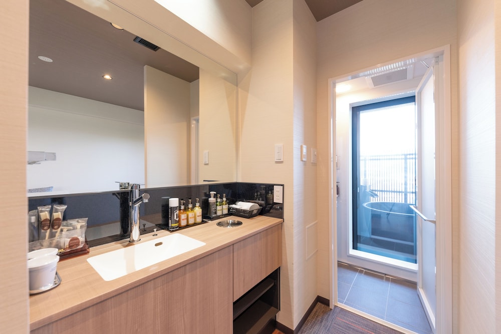Modern Japanese style room with open-air bath Non-smoking - Photo 4