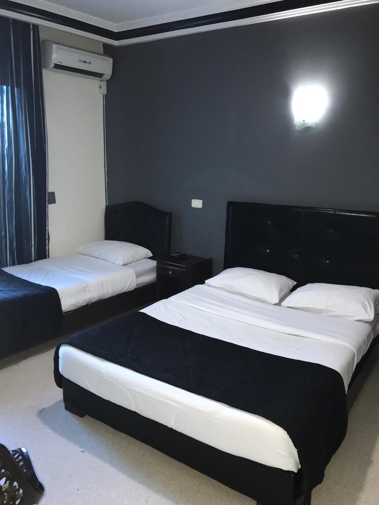 Double or Twin Room photo 2