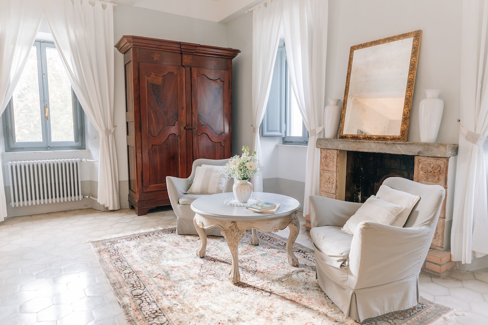 Suite, 1 Bedroom photo 1