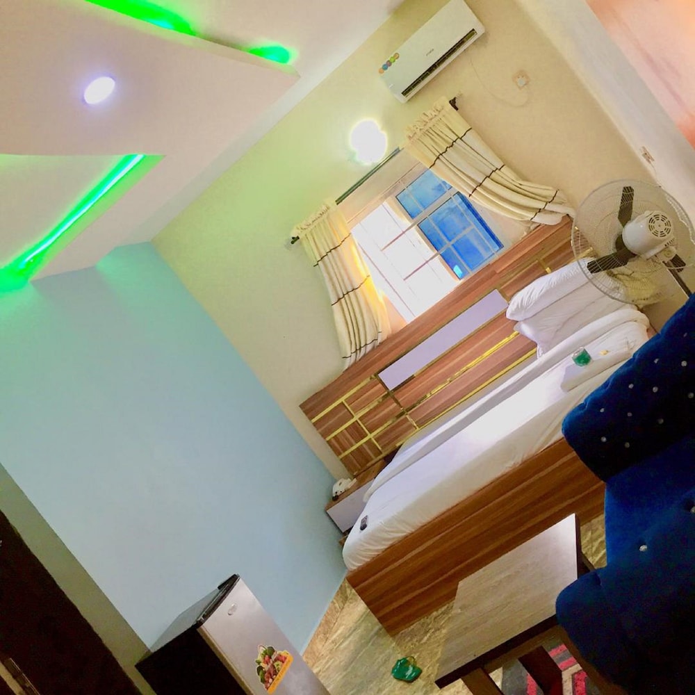Executive Room - Photo 2