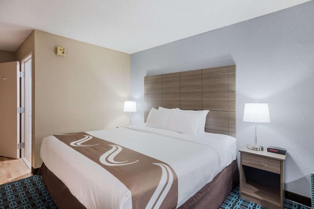 Room, 1 King Bed, Accessible - Photo 3
