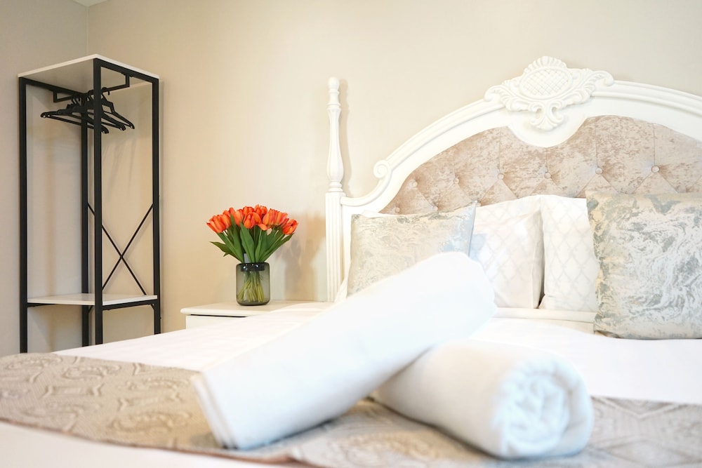 Double Room - Photo 11