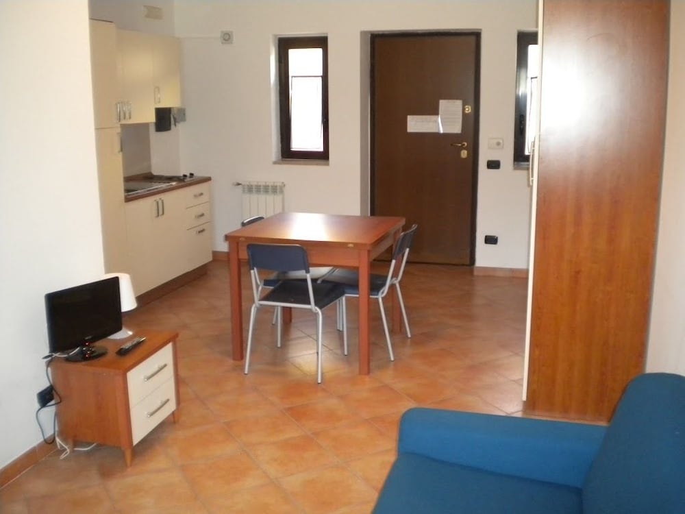 Triple Room, Kitchenette photo 3