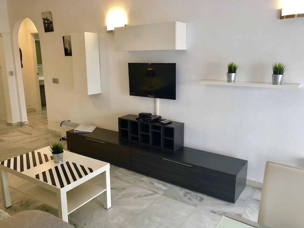 Apartamento, 2 habitaciones, terraza, vista al jardín