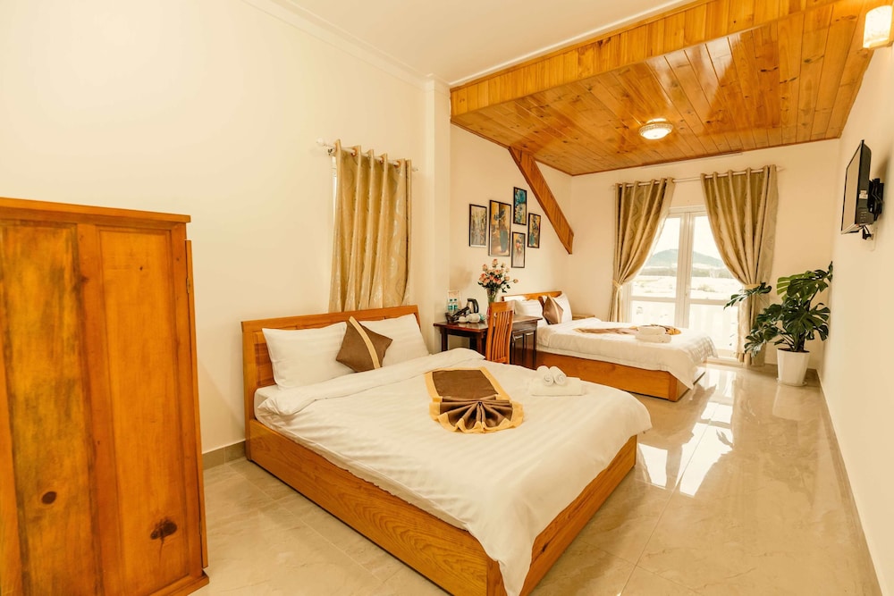 Deluxe Quadruple Room, Valley View